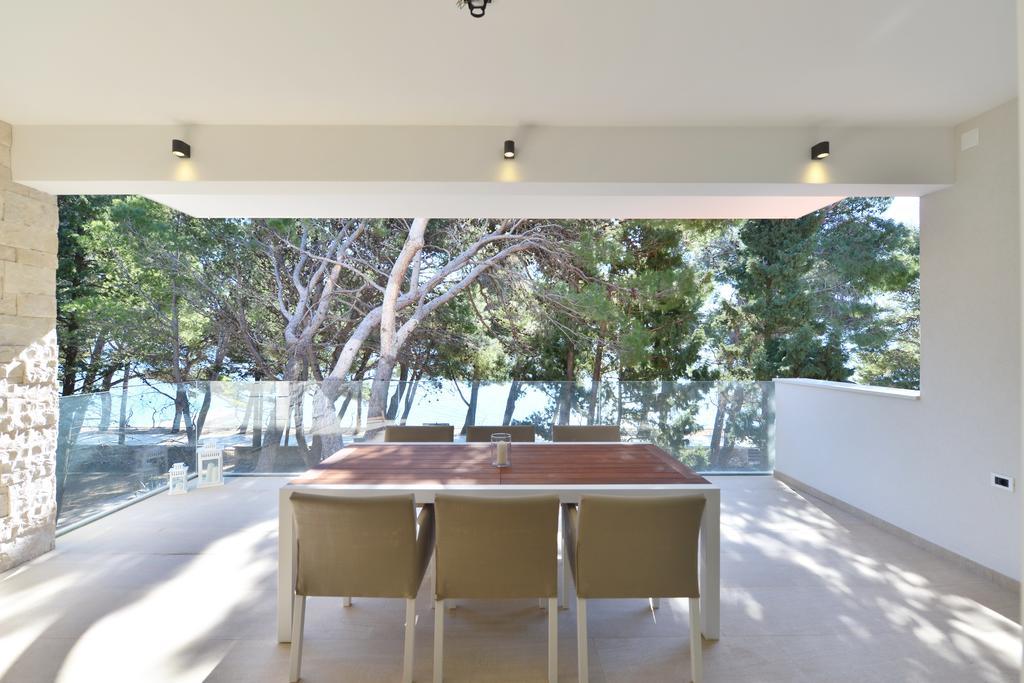 Chiponsky One - 5 Star Beachfront Apartment *
